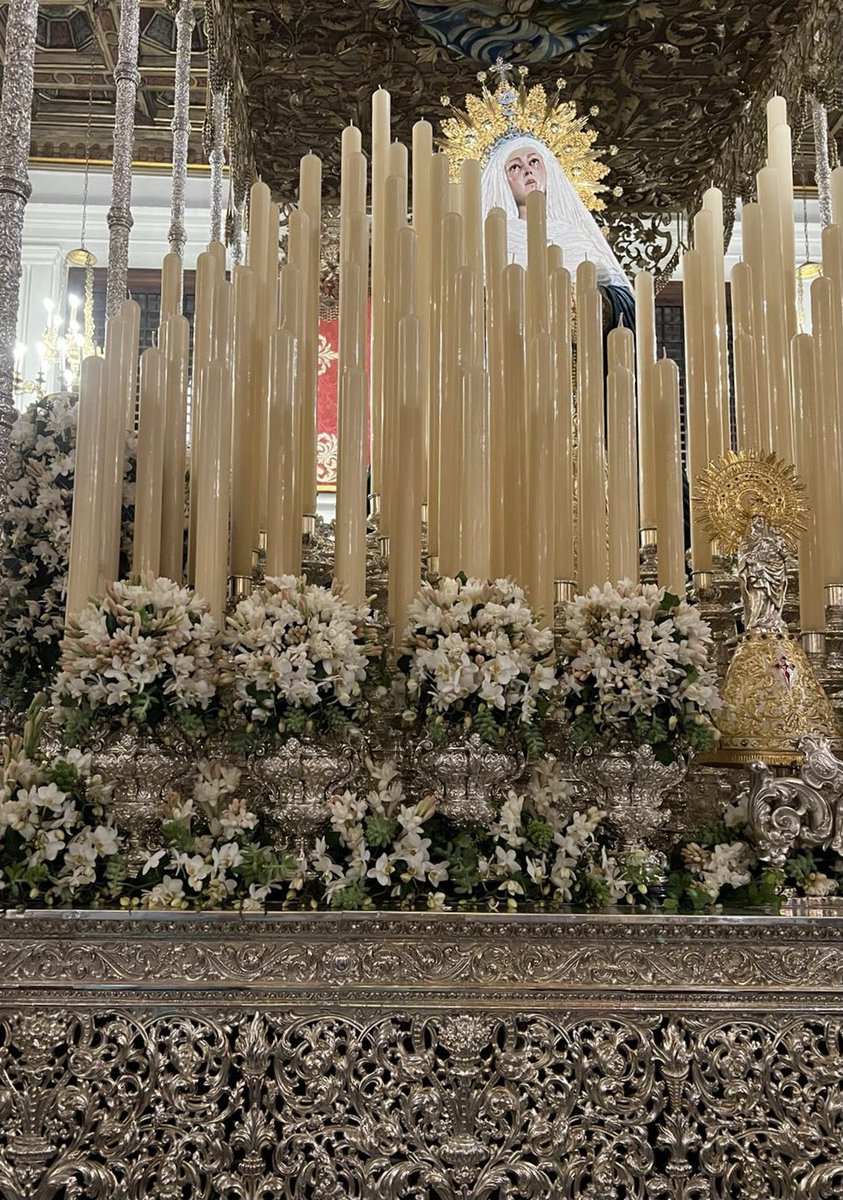 JaviGrado's tweet photo. Mª Stma. de la Aguas de la @Hdad_Museo amanece exornada para la Misa Estacional y Procesión extraordinaria de #250AguasMuseo con mini orquídeas phalaenopsis, nardos, sedum morganianum y hedera hibernica. https://t.co/mws8O5nspZ