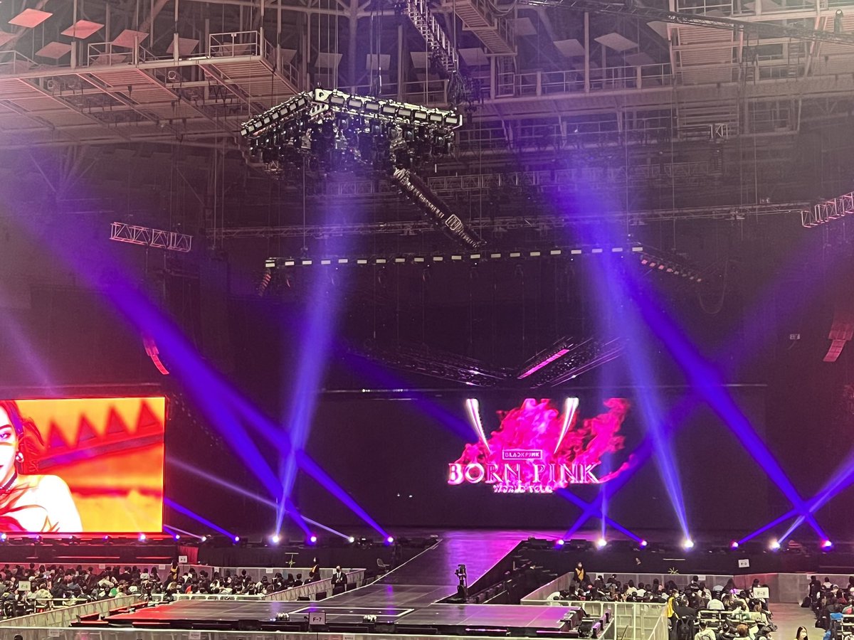 221015 World Tour Seoul

#LISA #LALISA #MONEY