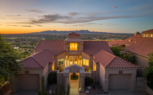weknowtucson's tweet photo. Rare Opportunities This week's new listings offer beautiful homes in some hard-to-find locations! #golfcasita #7mountains #LaCanada #OldPueblo #firsttimebuyers - https://t.co/YCCoZBz65m https://t.co/ZZUgaTrOSU