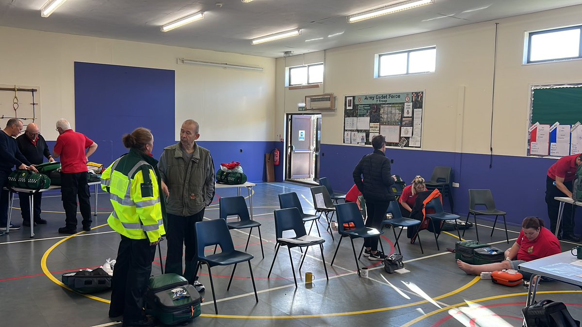 Busy bees. Some of our wonderful #CFRs carrying out kit checks prior to a medical emergency training session today. Our responders attend CPD sessions all year round to maintain currency and competency enabling them to respond to emergency calls in their community <a href="/OFFICIALIOWAS/">Isle of Wight Ambulance Service</a>
