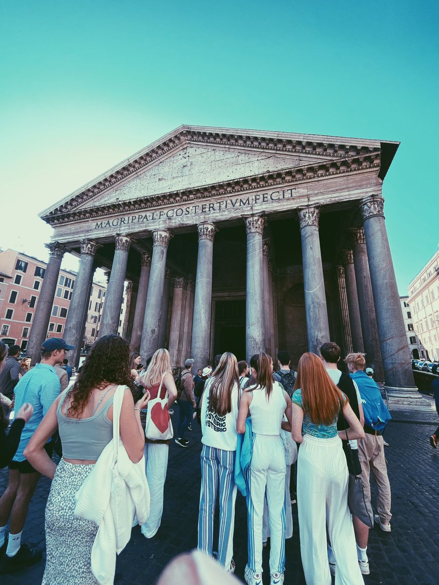 Sed_Classics's tweet photo. The Pantheon was a lot bigger than most people were expecting! Now for a gelato… https://t.co/844CcUhaI2