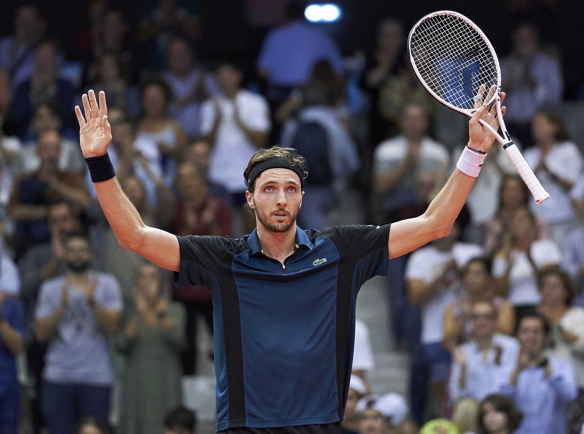 arthurrinder's tweet photo. Can’t describe my feelings after a win while saving 9 match points in the 3rd set against Top 15 player @pablocarreno91 on his home city. This win is for my grandma that passed away this week 🙏🏽🐘 Let’s go for more 💪🏽 #ToutDonner💪🏽

📸 @GijonOpen https://t.co/Sd1taaxdPq