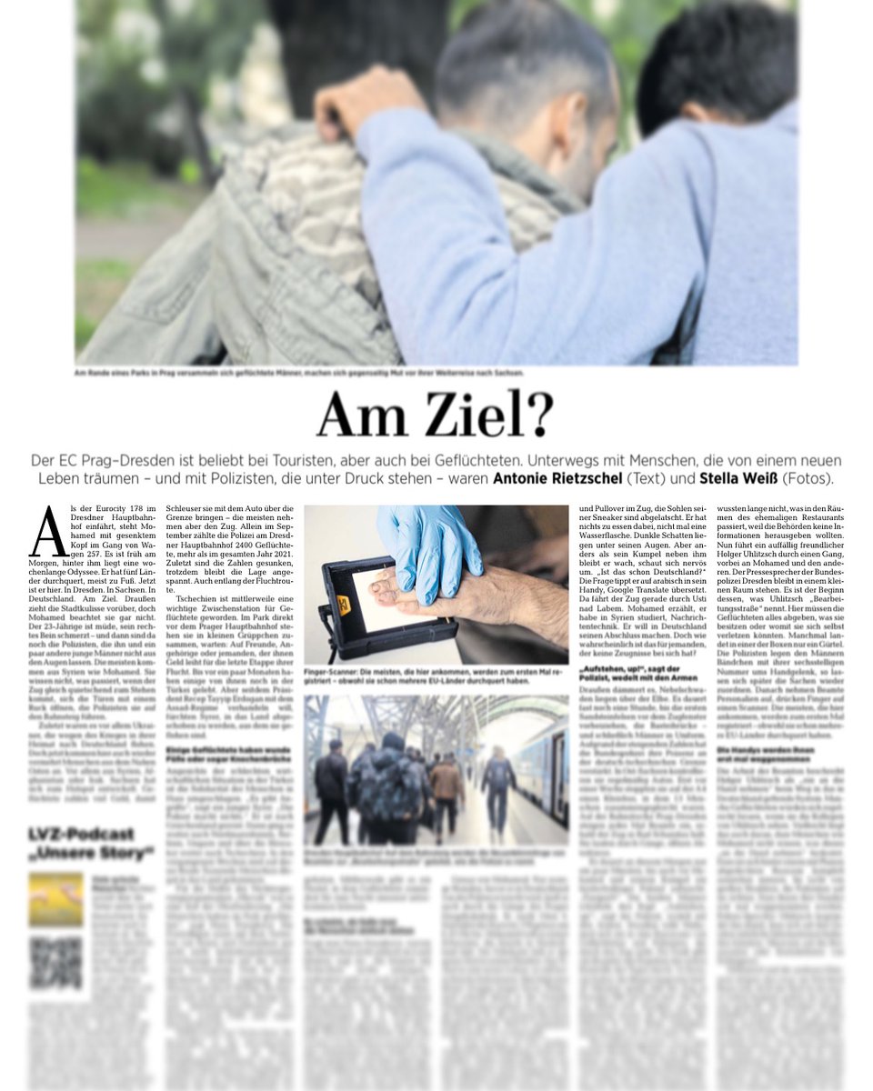 Hannah Suppa (@hannah_suppa) on Twitter photo „Ist das schon Deutschland?“: <a href="/arietzschel/">Antonie Rietzschel</a> war mit Fotografin Stella Weiß im EC von Prag nach Dresden für <a href="/LVZ/">LVZ</a> unterwegs, mit dem derzeit viele Geflüchtete u.a. aus Syrien nach Deutschland kommen.
👉🏻Der Report: lvz.de/mitteldeutschl…
👉🏻Podcast zum Thema: open.spotify.com/episode/69NXI6… „Ist das schon Deutschland?“: <a href="/arietzschel/">Antonie Rietzschel</a> war mit Fotografin Stella Weiß im EC von Prag nach Dresden für <a href="/LVZ/">LVZ</a> unterwegs, mit dem derzeit viele Geflüchtete u.a. aus Syrien nach Deutschland kommen.
👉🏻Der Report: lvz.de/mitteldeutschl…
👉🏻Podcast zum Thema: open.spotify.com/episode/69NXI6…
