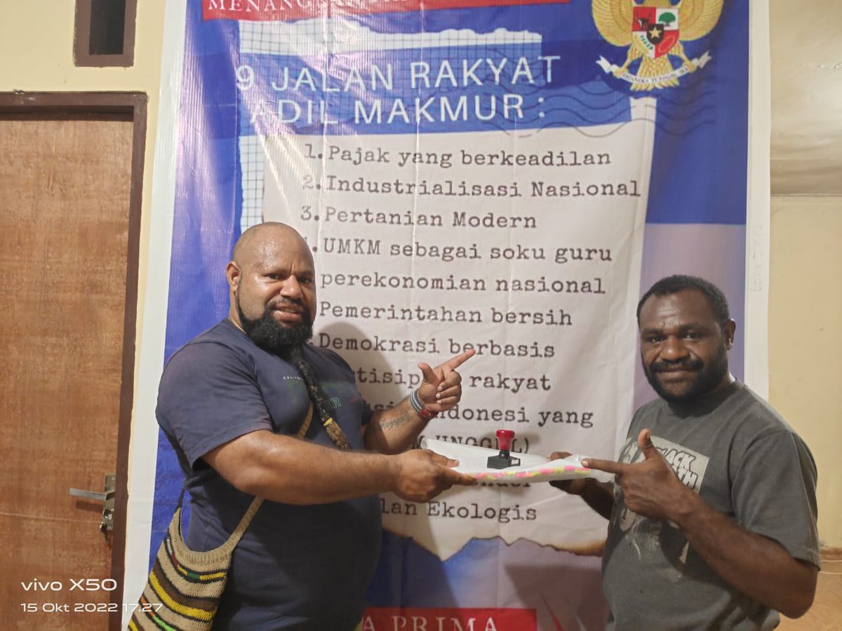 omoldoman's tweet photo. Yang ragu² Mundur dan pulang jaga keluarga. 
PartaiNya rakyat
@agusjabo333 
@dpwprimapapua 
@evertkayep 
@Jekikom1 https://t.co/N1Ba4c60xi