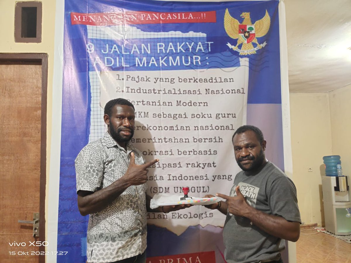 omoldoman's tweet photo. Yang ragu² Mundur dan pulang jaga keluarga. 
PartaiNya rakyat
@agusjabo333 
@dpwprimapapua 
@evertkayep 
@Jekikom1 https://t.co/N1Ba4c60xi