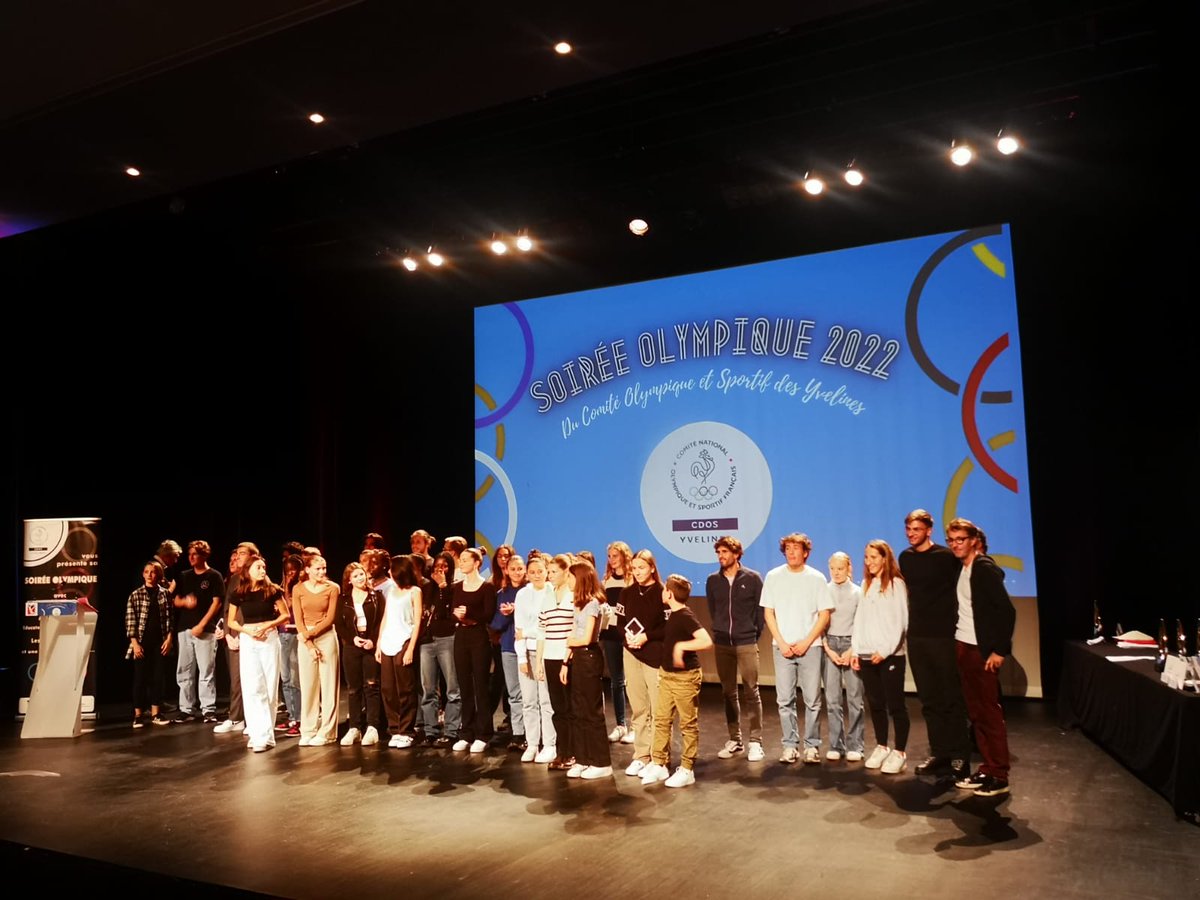 UnssYvelines's tweet photo. Le sport scolaire avec l'@unss dans @Les_Yvelines récompensé hier à la Soirée Olympique du #CDOS78 à @VilleCoignieres ! Bravo aux A.S. championnes de France 2022 et merci @DidierFischer1 pour l'accueil !
@AOC1978 @PapNdiaye @giraultolivier1 @LucPham6 @PatardDominique https://t.co/GvPIGnkYva