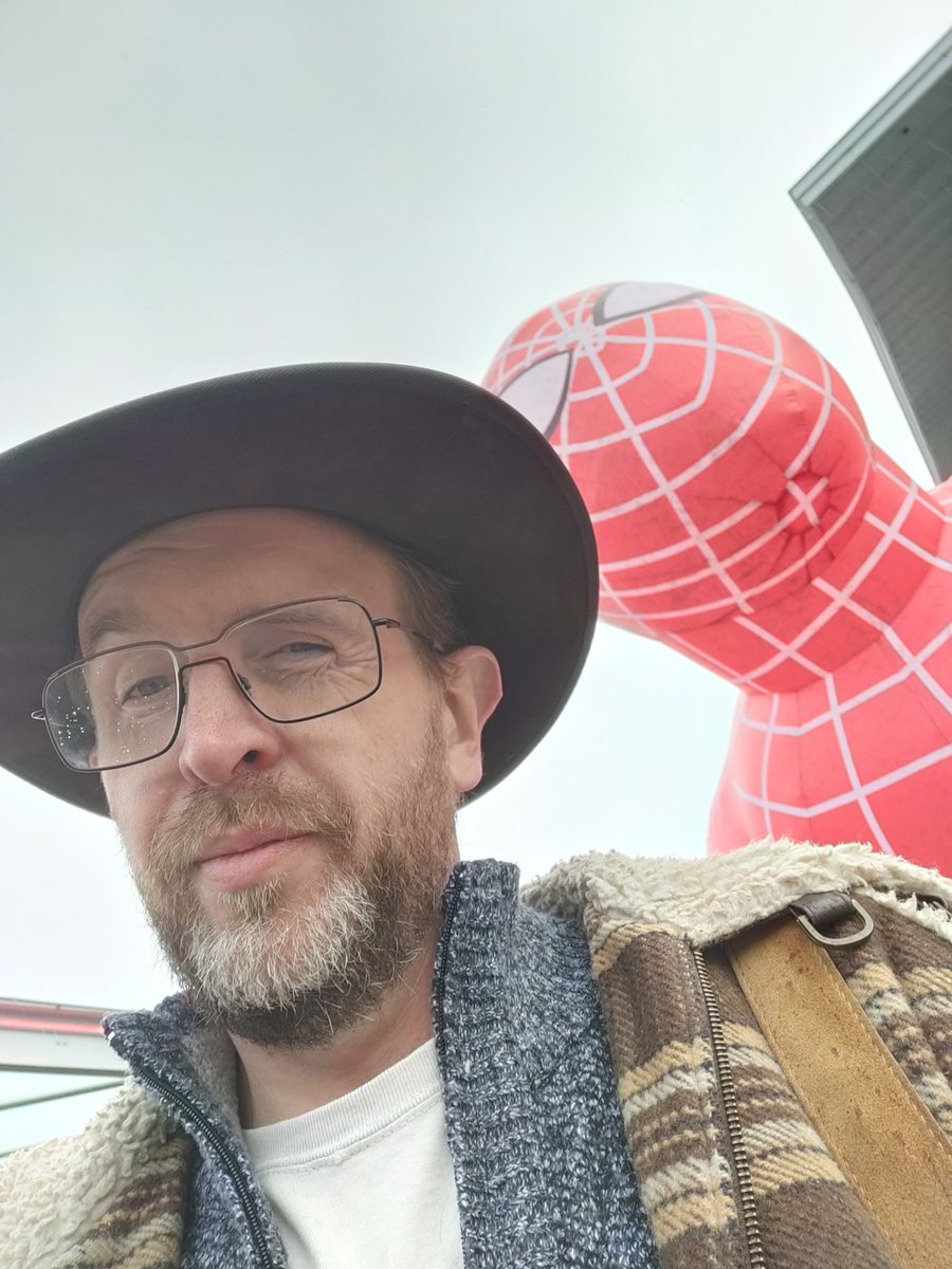 Aangekomen, in goed gezelschap van Spinneman.<a href="/Stripfestival/">Stripfestival Breda</a>