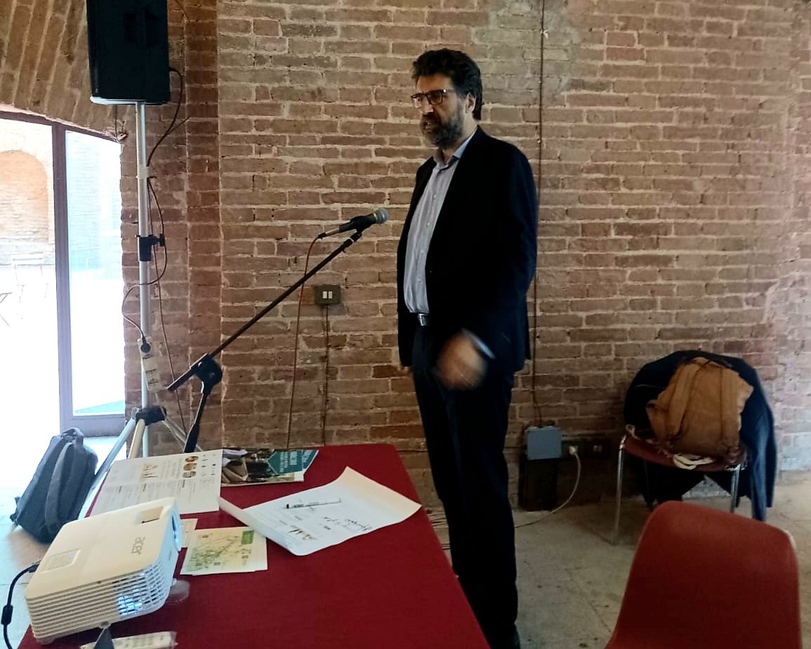 AnciToscana's tweet photo. Stamani a Siena in Fiore l'incontro su verde urbano e partecipazione con il sindaco di Sovicille Giuseppe Gugliotti e la nostra Marina Lauri, evento che conferma la collaborazione di AnciToscana con #Siena #Sovicille e #Monteroni
#agricoltura #vivai
@simonegheri @regionetoscana https://t.co/GGRP5wciNf
