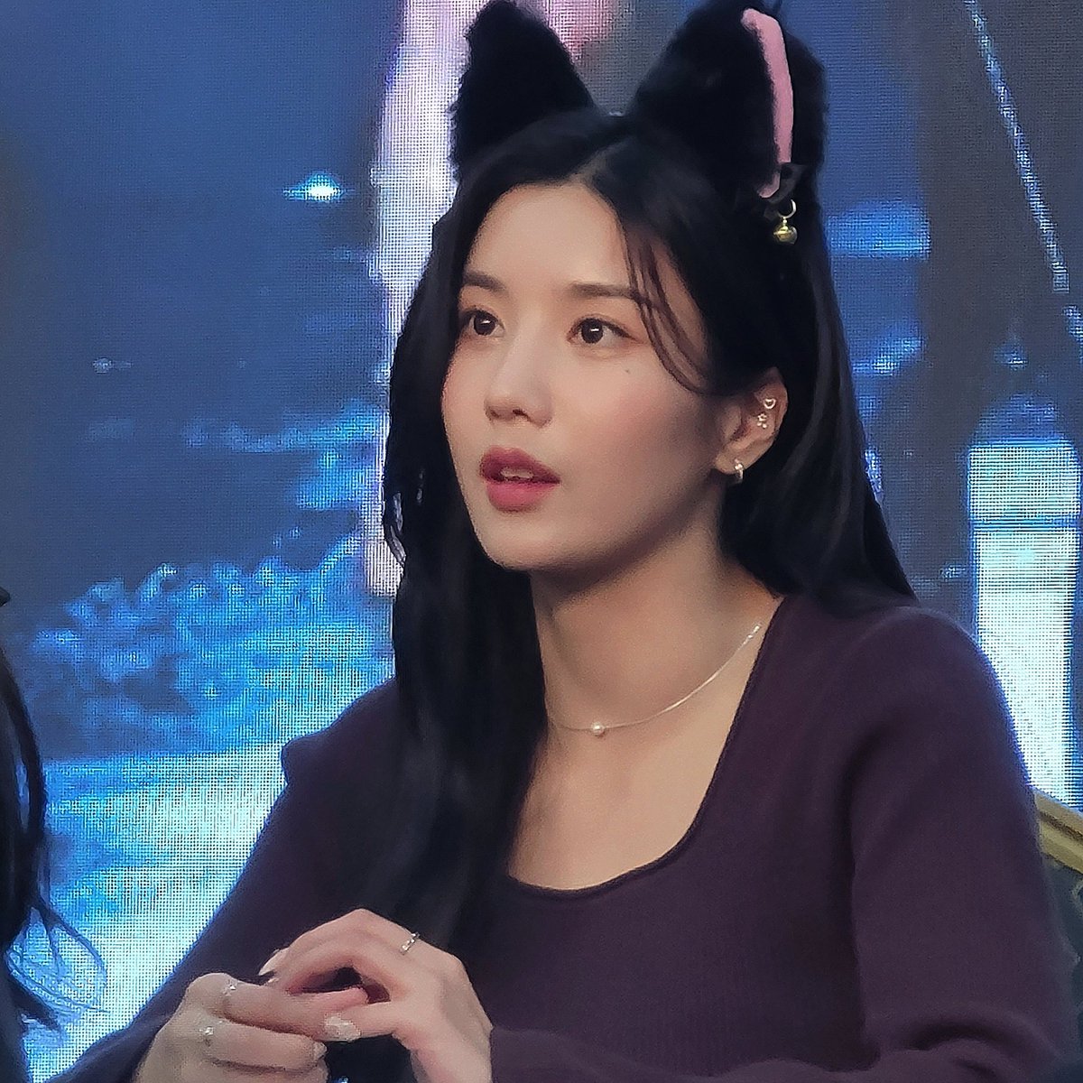 tokkipics's tweet photo. bunny girl turned into a catgirl 🐇🐈‍⬛ https://t.co/TDQDK9Idxe