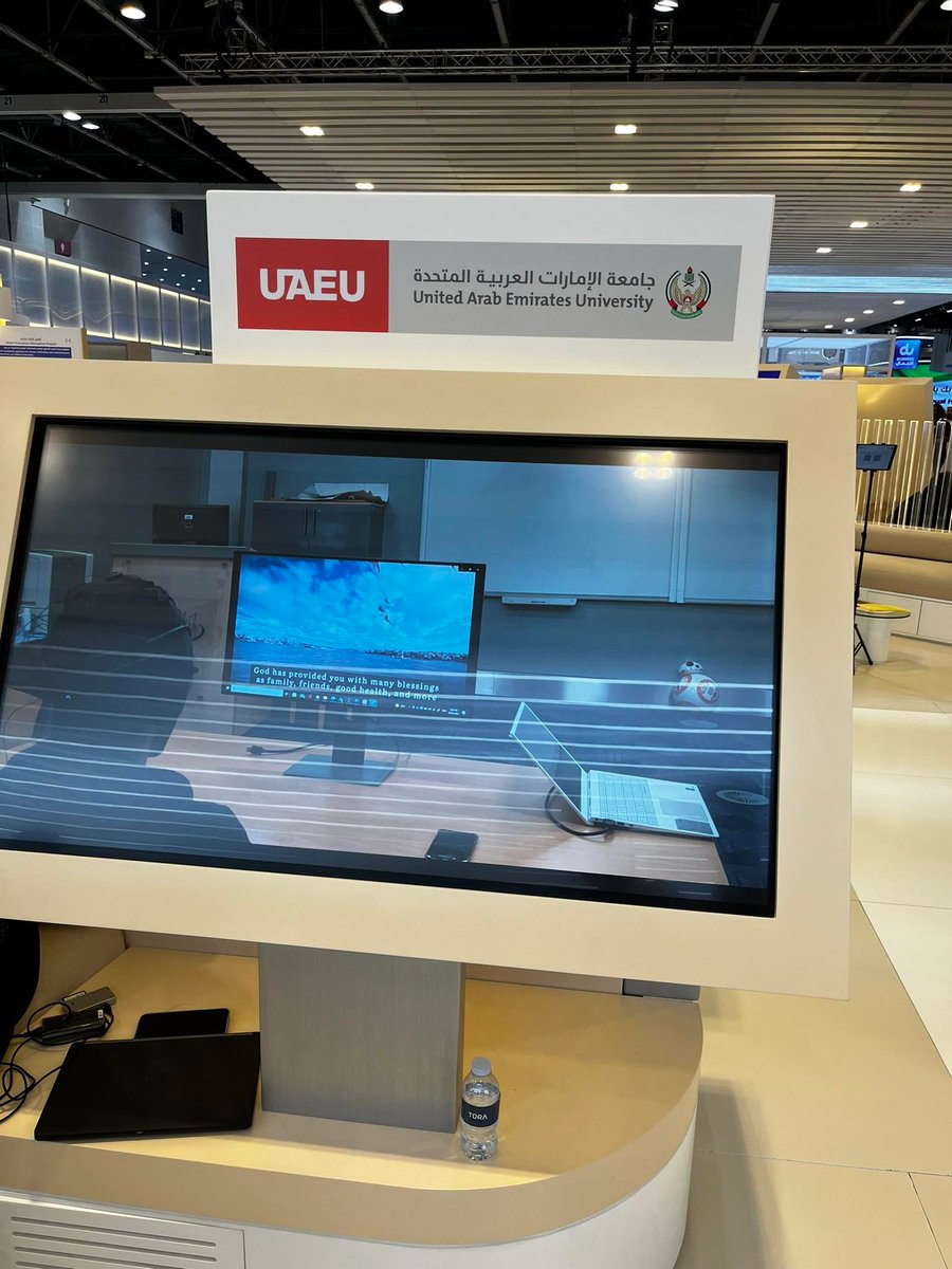 belkacem011's tweet photo. It’s been a pleasure attending #GITEX2022 and presenting our #UAEU undergraduate #BCI project... ^^ https://t.co/LwUlTJo7rV
