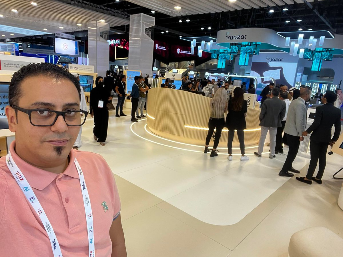 belkacem011's tweet photo. It’s been a pleasure attending #GITEX2022 and presenting our #UAEU undergraduate #BCI project... ^^ https://t.co/LwUlTJo7rV