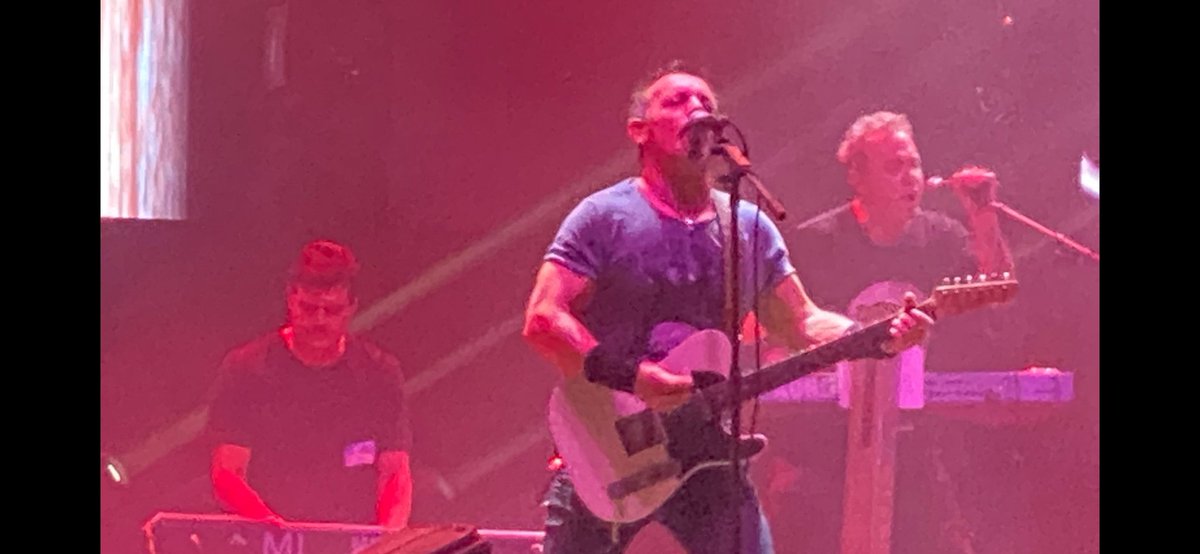 javierallue's tweet photo. Sueño cumplido. Impresionantes ayer #TAKO en la #PlazadelPilar de #Zaragoza. Con un público a rebosar entregado.Una noche que no olvidaré jamás. Gracias a #Rones y #Nacho por invitarme a tocar con ellos la legendaria"Pintahierros" https://t.co/OW40tFWvZx