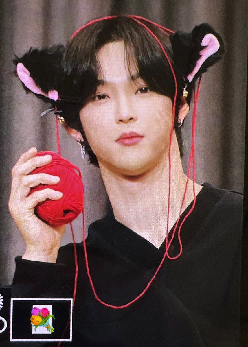 726_Do's tweet photo. 221015 고양이 화났어요 ;;

#ONEUS #LEEDO 
#원어스 #이도 #건학 #김건학 https://t.co/oZQq5LcrHj