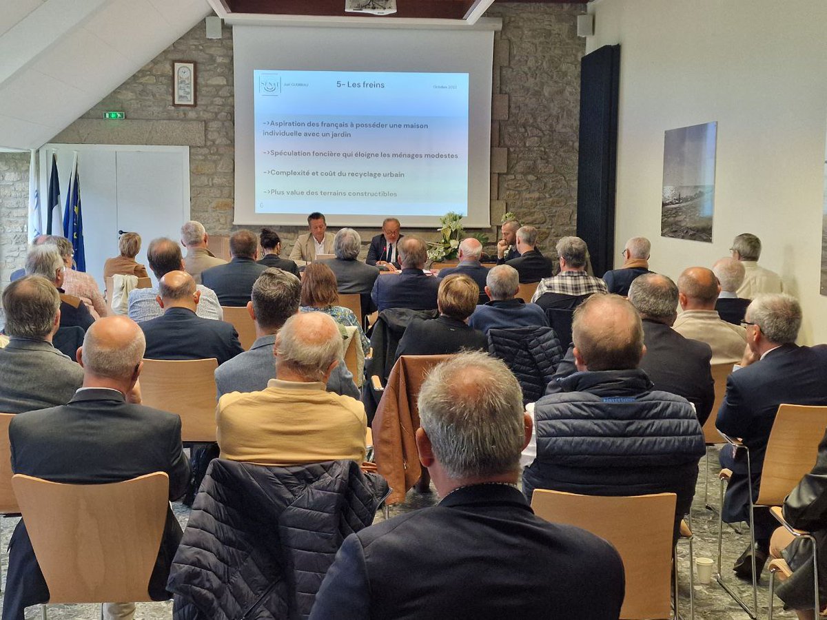 sandrinejossoan's tweet photo. Ce matin à #LaTurballe, réunion de @AMF__44 sur le thème de l'artificialisation des sols #ZAN 
Bel exposé de @Joel_Guerriau
En 50 ans on a plus artificialisé qu'en 500 ans.
#sobriete 
Merci aux maires et elus présents et mobilisés https://t.co/F0PishiXxg