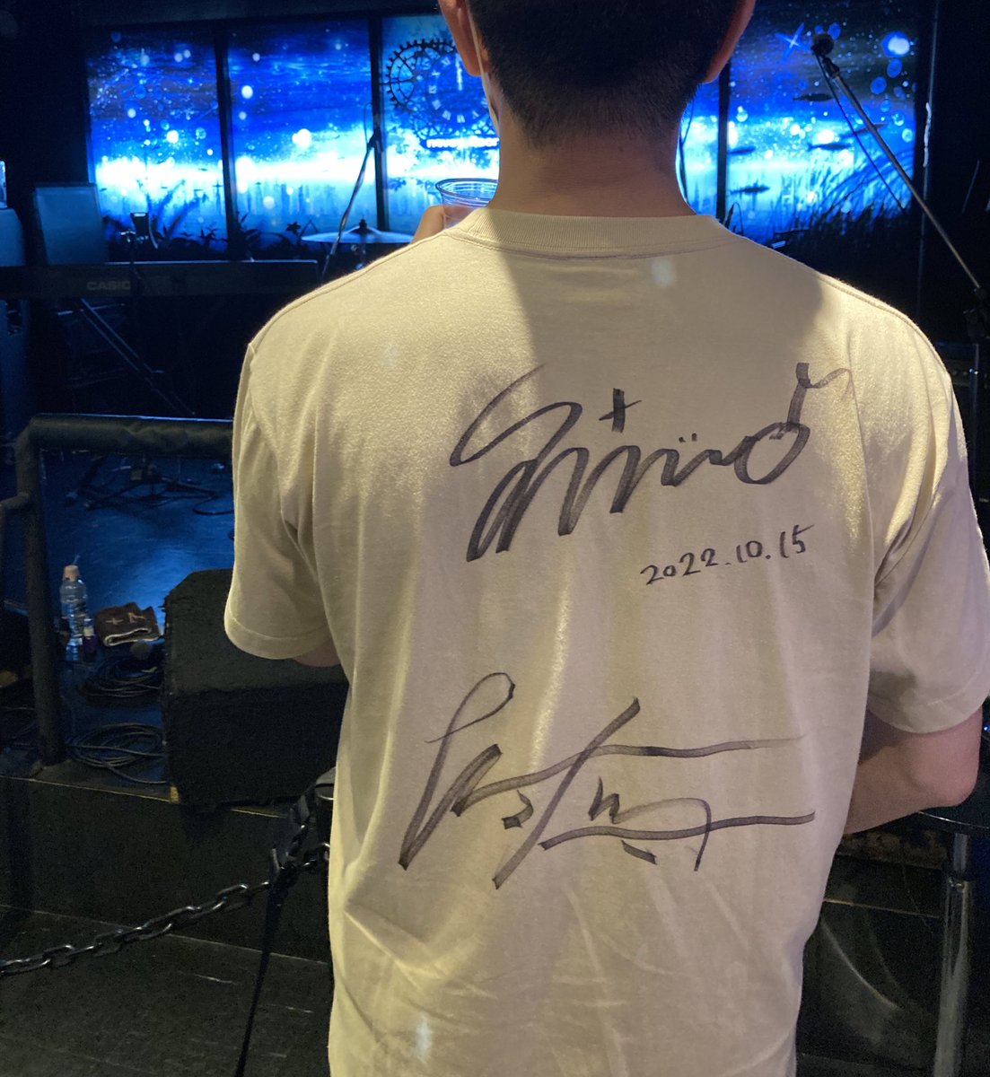 YM53186704's tweet photo. 2年振りのPOLVORON+ワンマンライブ at 赤坂navey floor
2ndレコ発ライブ、新曲聴けるのも楽しみです!
他のファンの方と元気にお会いできたのも嬉しいですね。
それにしても来れて良かった。。。。。
#POLVORON+ #OneLightSource https://t.co/TNMFGdiCFs