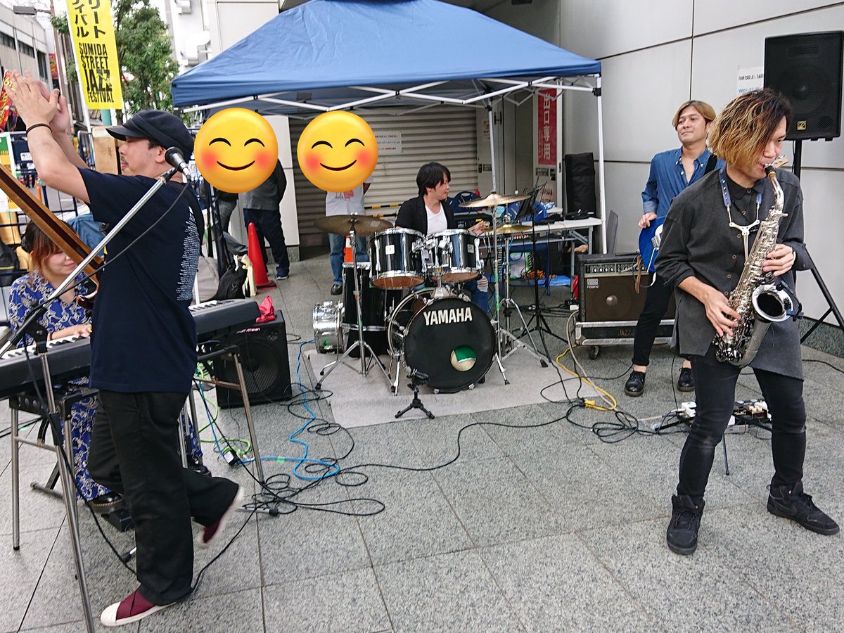 axel3710's tweet photo. すみだストリートジャズフェスティバル
JRAウインズ錦糸町東館ダービー通り前
スタベルプラスのステージ
この時間の天候にあった爽やかなフュージョンサウンドでした。この日はカバー曲はやらず、全てオリジナル曲で攻めました。
#スタベル
#STARBELLPLUS https://t.co/iy1QXwaITd