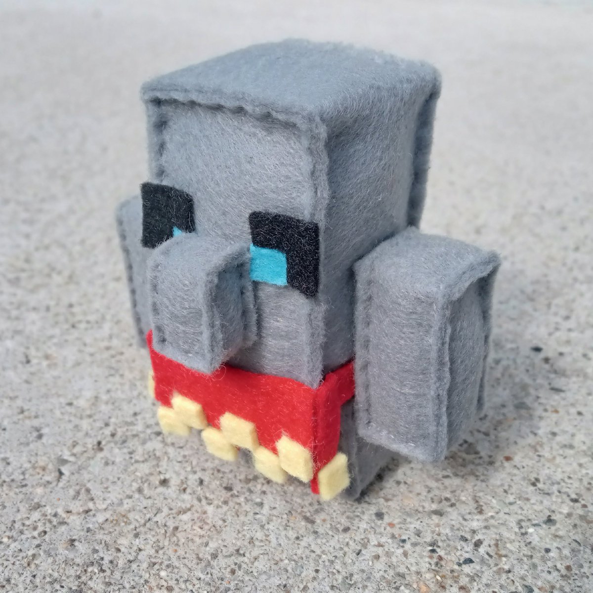FathersCraft's tweet photo. [Minecraft] Tuff Golem - How to make a plush toy - DIY https://t.co/zamHkXQxll @YouTube 

Which new mob did you vote for?

#MinecraftNowSubmit 
#FeatureMeMinecraft
#TuffGolem
#felt https://t.co/QX2bBnDXah