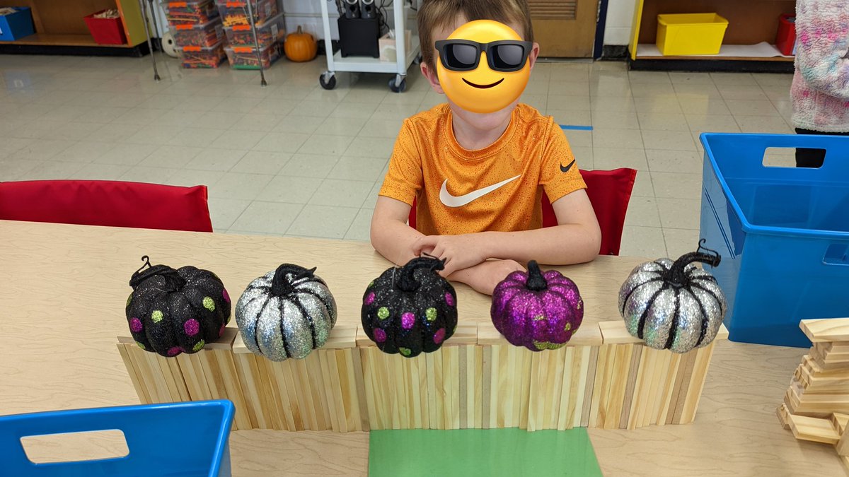 GayheadLibrary's tweet image. STEAM Challenge in the Gayhead Library... Students use their estimation skills to build a bridge long and strong enough to hold our 5 pumpkins.
Imagine-Create-Test-Evaluate-Redesign if necessary
@WCSDEmpowers 
@GayheadWCSD 
@ASchout10