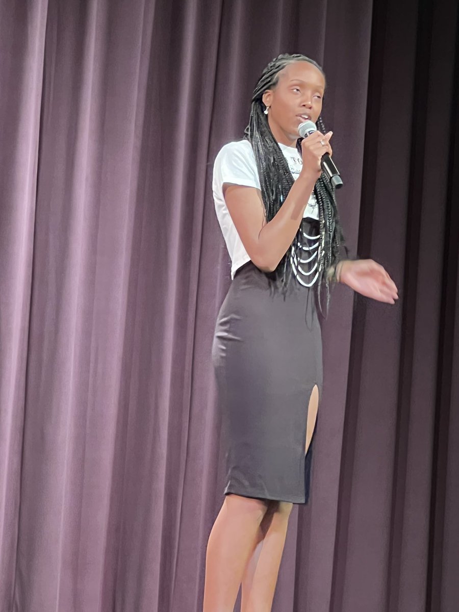 studentofedu's tweet photo. We had a fantastic talent showcase, hosted by Ms. Stanley our music teacher. It featured our wonderful students and our Advance Math teacher Mrs. Ireland. #jayrob @JMRHSPTSO @JMRHSNews https://t.co/FAPypBV5H6
