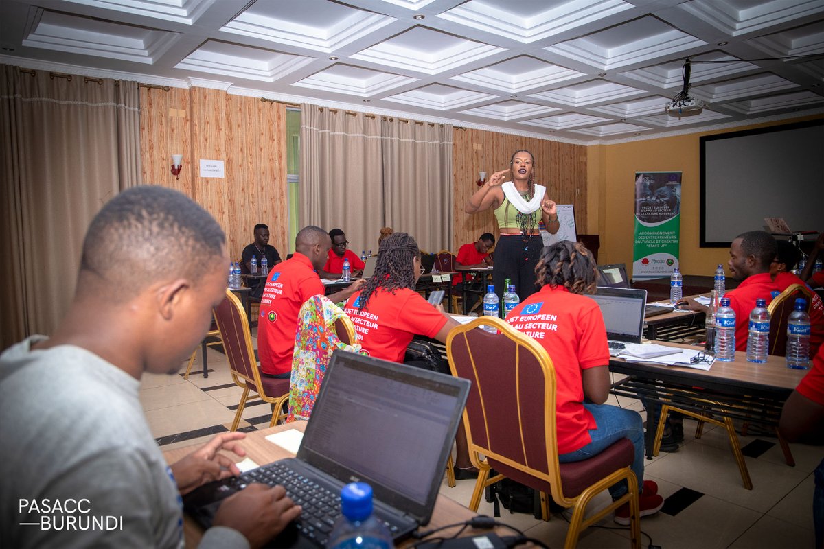 PasaccB's tweet photo. | Entrepreneuriat Culturel |
Organisation de 2 ateliers de renforcements des capacités organisées par la @mde_maison dans le cadre du @PasaccB .Communication &amp; Marketing Digital pour la cohorte START-UP, Mobilisations et Diversification des ressources pour leurs aînés du SCALE-UP https://t.co/eCpqdADA0p
