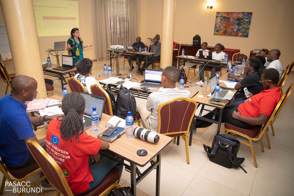 PasaccB's tweet photo. | Entrepreneuriat Culturel |
Organisation de 2 ateliers de renforcements des capacités organisées par la @mde_maison dans le cadre du @PasaccB .Communication &amp; Marketing Digital pour la cohorte START-UP, Mobilisations et Diversification des ressources pour leurs aînés du SCALE-UP https://t.co/eCpqdADA0p