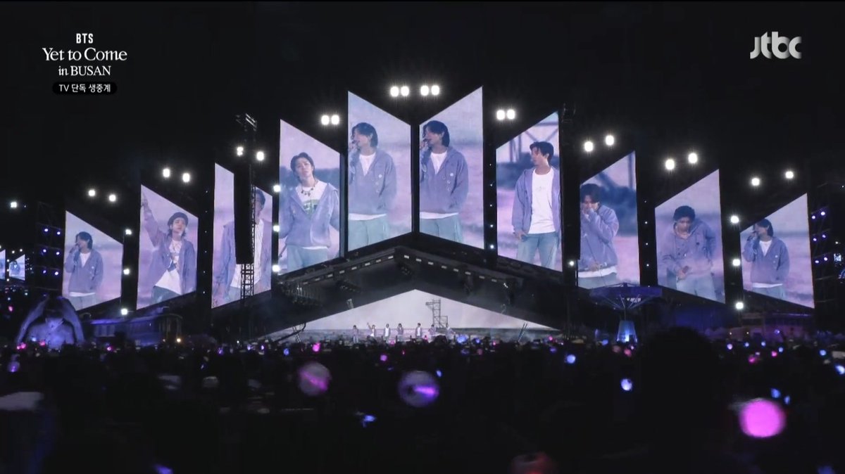 vampirejeonjk97's tweet photo. BTS udah 9 tahun dan jalan 10 tahun, tapi power mereka masih sama dan gapernah berubah. Setelah nonton konser bts busan secara keseluruhan jadi makin yakin kalau GAK AKAN ADA YANG BISA JADI KAYAK BTS KECUALI BTS ITU SENDIRI. 

THANK YOU BTS  AND WE TRUST YOU BTS 💜 https://t.co/iNAIRTTwmA