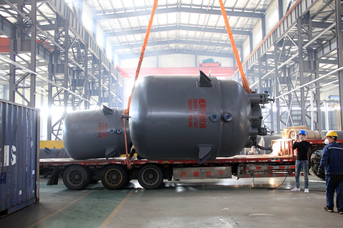 HXCHEM_GROUP's tweet image. Hi,this is HXCHEM，a reactor manufacturer from China. We just delivery 2 sets of industrial reactor to customer. Visit our web to get more information :huixinchem.cn  #reactormanufacturer #chinamanufacturer