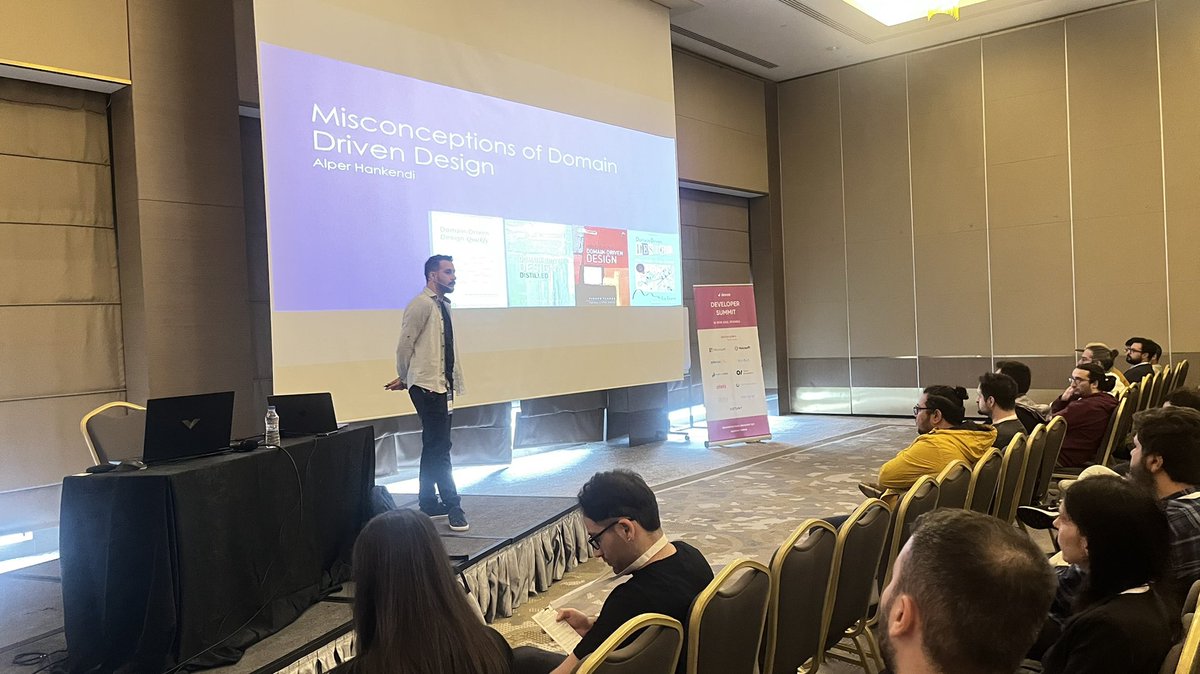 devnot_'s tweet photo. Günün 5. sunumlarından kareler. #devnotsummit22 https://t.co/cDb4WkkWky