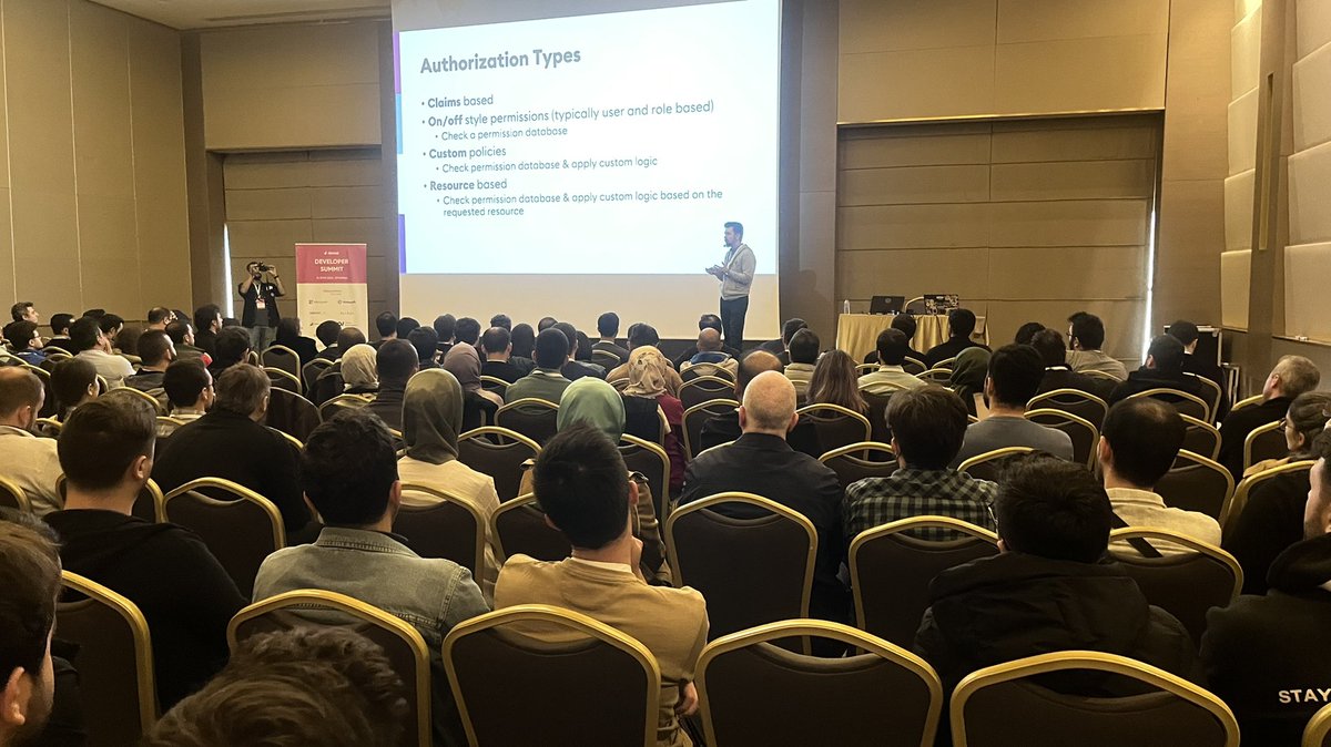 devnot_'s tweet photo. Günün 5. sunumlarından kareler. #devnotsummit22 https://t.co/cDb4WkkWky