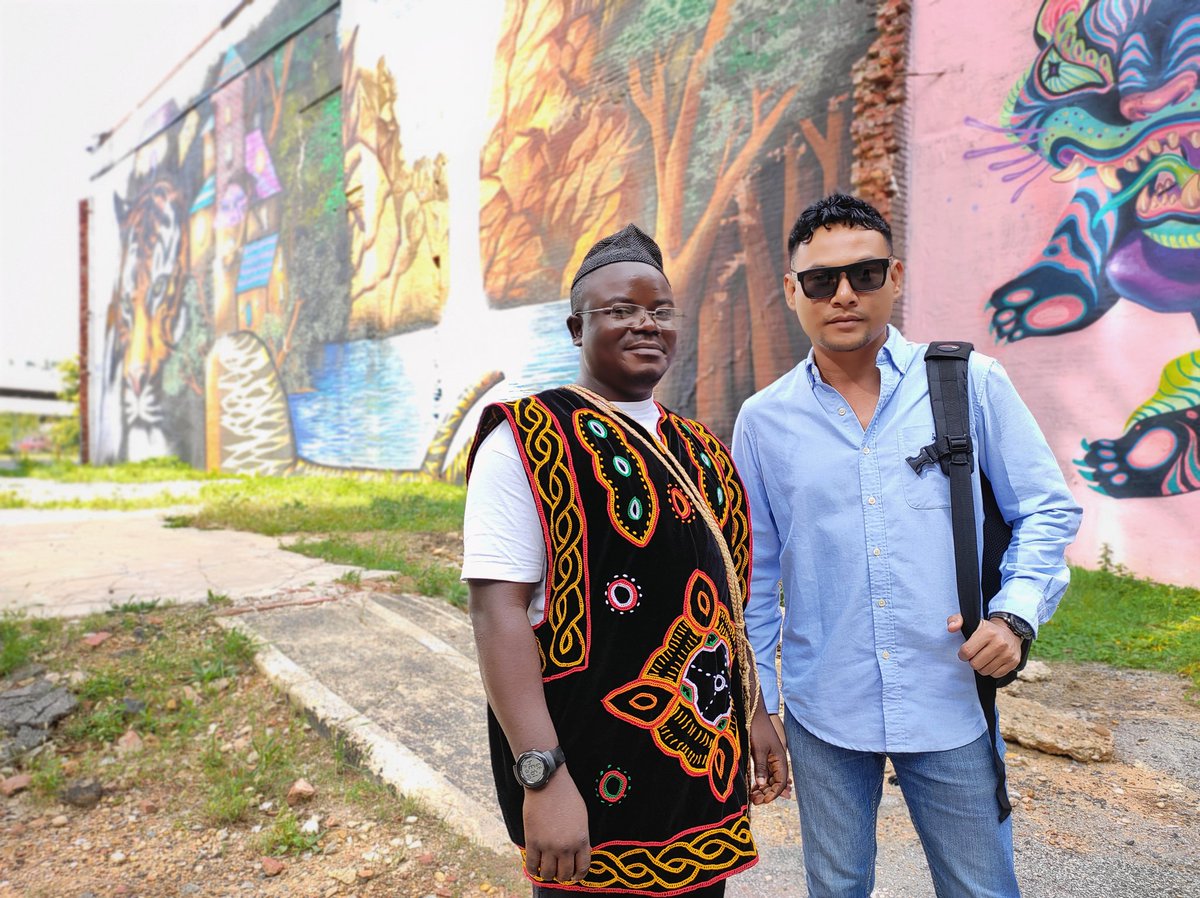 irvinngariman's tweet photo. A walking tour of murals and works of public art in Washington, DC with Jason Bowers.
#IVLP #StateIVLP #WorldLearning #IVLPGlobalMoment https://t.co/NiCRJpPuS1