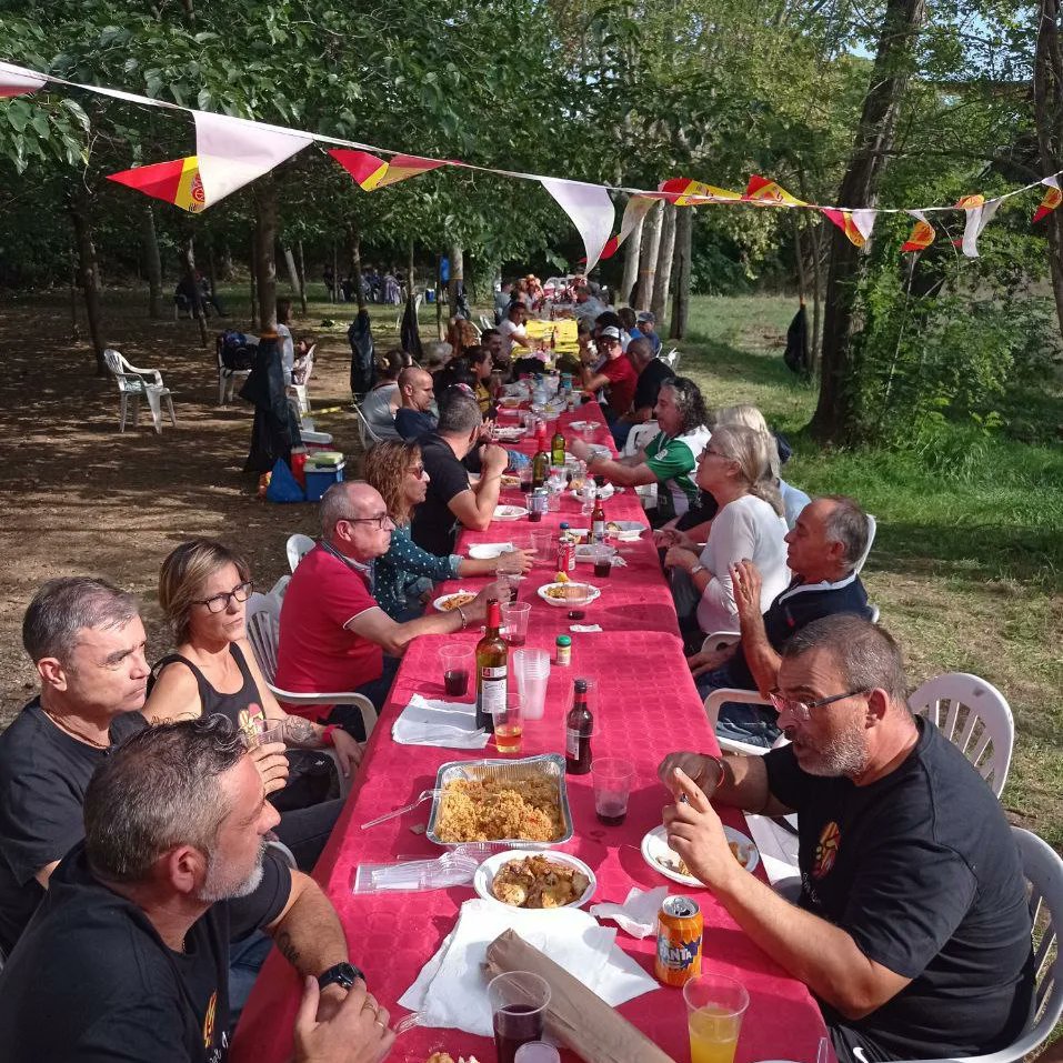 Gracias a las más de 100 personas que estuvimos celebrando el Día de la Hispanidad en nuestra ciudad.
Un gran día de diversión!
Seguimos!!