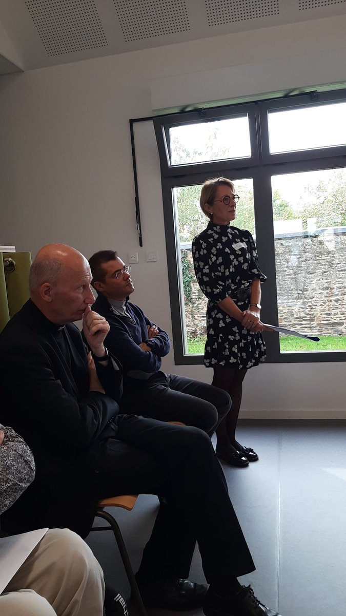 College Sainte Croix tweet media