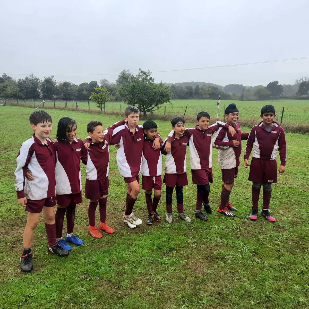 thorpehousesch's tweet photo. An amazing afternoon of rugby in the rain for the U10s! Thank you to @Gateway_School for coming over. Some brilliant rugby on display from both schools #rugby #rain #thorpesport https://t.co/Y5tP9gfP9T