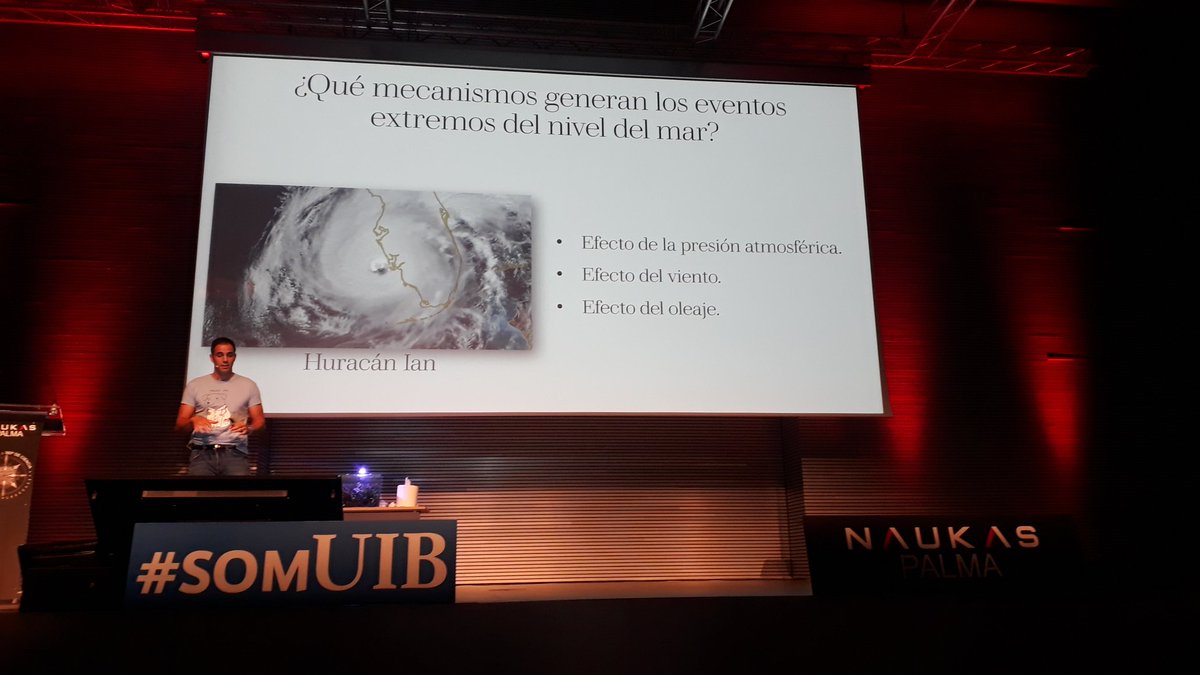 ic_sil's tweet photo. @an_amores en su charla "Cuidado con la ola". Como interacciona oleale y nivel del mar...chulisima! @UIBuniversitat @Naukas_com #NaukasPalma https://t.co/bK6OWW9wbP
