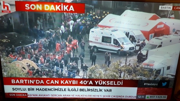 farukmalik1's tweet photo. Türkiyemizin başı sağ olsun
Amasra bartında yaşanan maden ocağı kazasında hayatını kaybeden madencilerimizin başı sağ olsun... Allah ailelerine sabır versin..Not:bu kaçıncı maden ocağı kazası bir an önce buna acil tetbir alınması lazım https://t.co/m7EmjiAO72