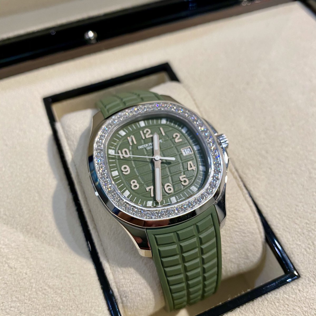 Tubinh02's tweet photo. 👉 Hiện #TheKEY đang có sẵn 01 bộ Aquanaut 5267A Khali Green
• Tình trạng : Brand New 9/2022 | Fullset
• Thoả thuận tốt chỉ 56,000 $ https://t.co/GuNTAdFjwa