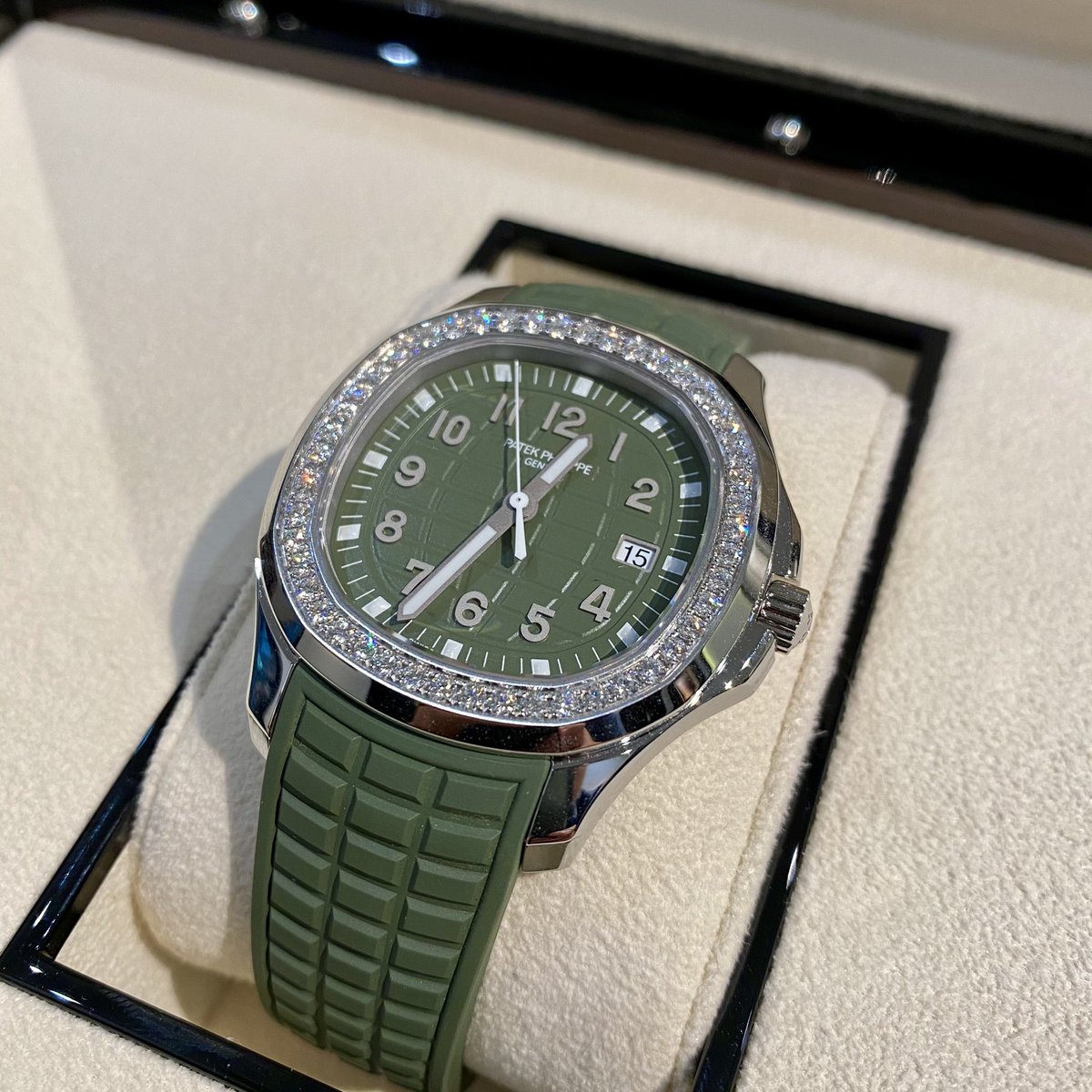 Tubinh02's tweet photo. 👉 Hiện #TheKEY đang có sẵn 01 bộ Aquanaut 5267A Khali Green
• Tình trạng : Brand New 9/2022 | Fullset
• Thoả thuận tốt chỉ 56,000 $ https://t.co/GuNTAdFjwa