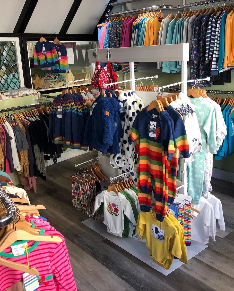RainbowsDragons's tweet photo. We’re open today from 10am - 4pm. We have autumn/winter clothes in stock from 0 - 10/11 years, English, Welsh and Billingual books, reusable nappies, gifts and have lots of great ideas for Christmas 🎄

#rainbowsanddragonsabergele #shopindependent #countdowntochristmas https://t.co/AYGkkiCO4i