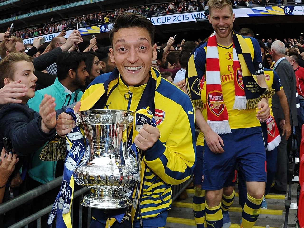 Happy birthday   Mesut ozil , King of Assist 