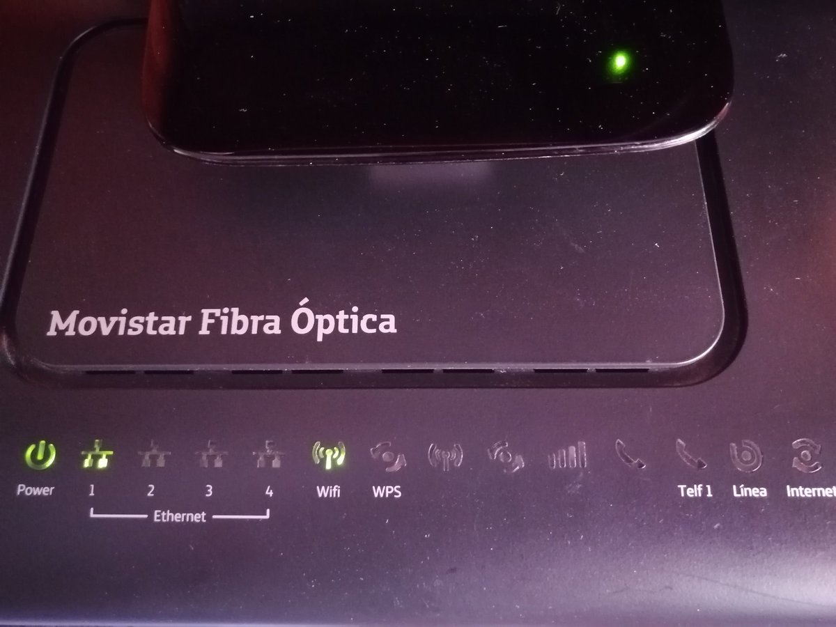 EmiliaTorras's tweet photo. Hoy hemos amanecido sin internet.
Movistar detecta que nuestro equipo está obsoleto y nos desconnecta, sin avisar.
Estaremos todo el fin de semana sin internet @movistar_es  @MovistarPlus #movistar https://t.co/Pogn9z0Zzs