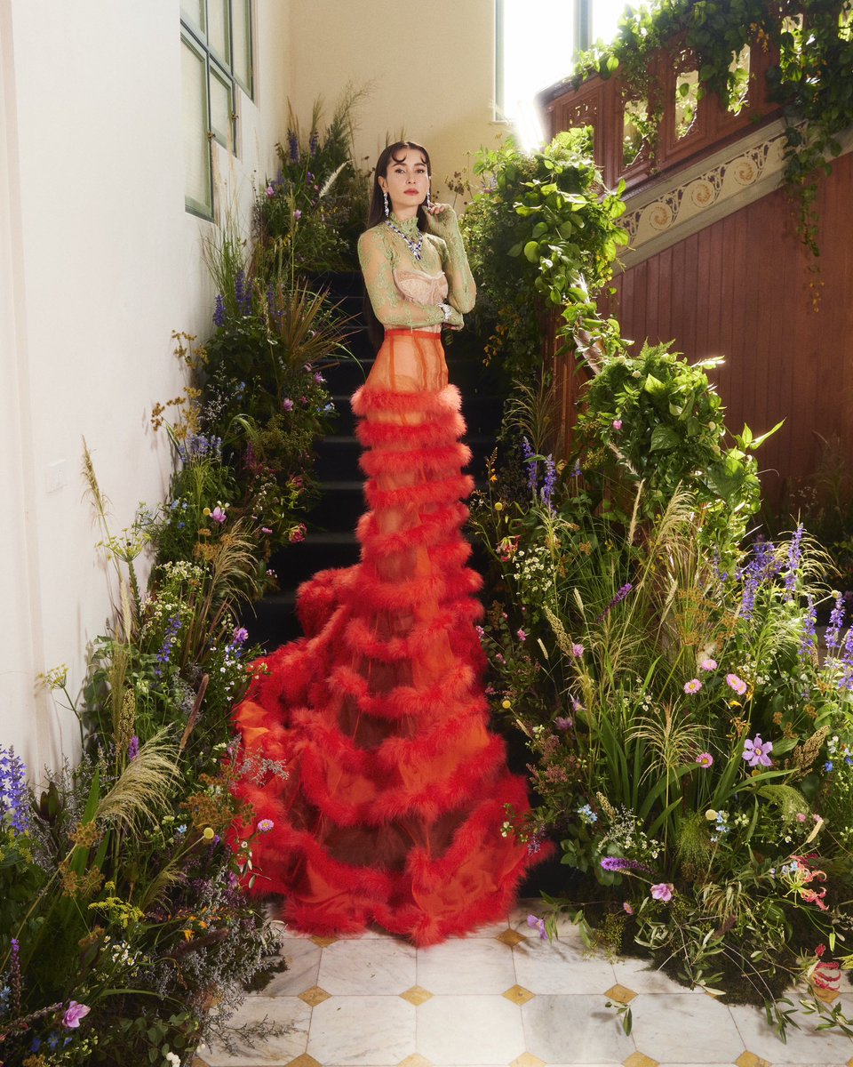 LOfficielThai's tweet photo. Wrap up ร่วมทุกลุคเด่นจากเหล่าเซเลปคนดังกับ Hortus Deliciarum
The new Gucci High Jewelry collection

#GucciHighJewelry
#davikah 
#annethong 
#kitb
#pokmindset 
#hommesthailand 
#lofficielhommesthailand https://t.co/VbyVXxOBgn