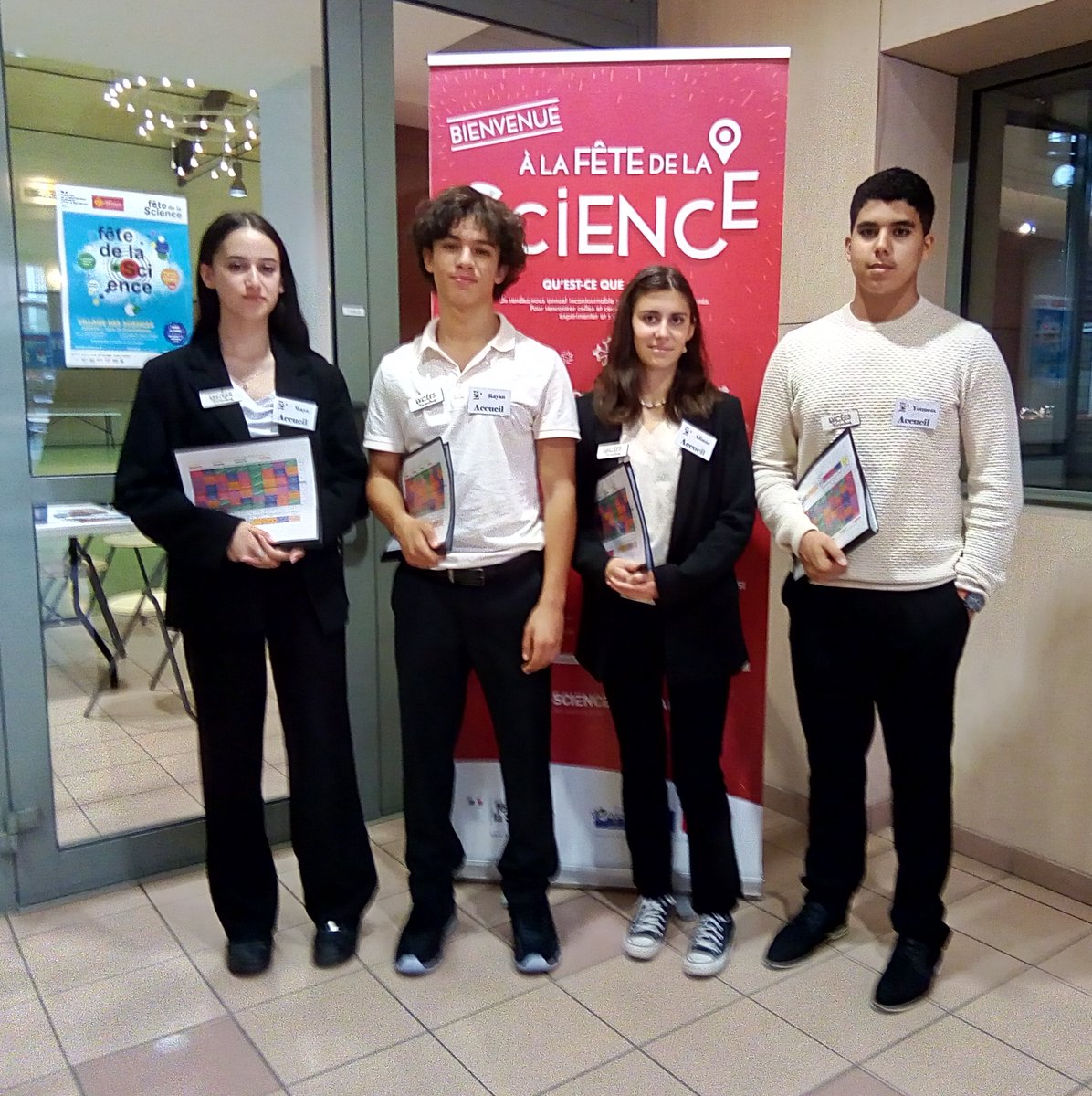 Les élèves de#BACPRO #Métiersdelaccueil du @LyceePardailhan ont assuré avec brio l'accueil et l'orientation des publics au #VillagedesSciences de #Condom du 11 au 14 octobre 2022. Bonne humeur, sérieux et professionnalisme ont été au rendez-vous. #ecoledelaconfiance <a href="/ScienceAnim/">Instant Science</a>