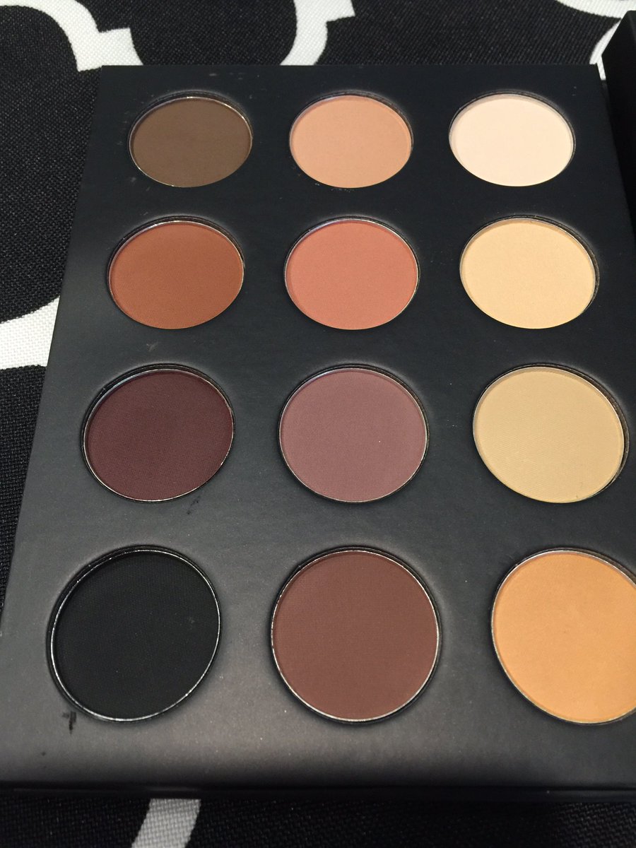 Jillian_1954's tweet photo. Amazing quality shadows by FIGJAM Makeup ready to launch at the end of the month. #figjam #makeup #eyeshadow #aussiebrands https://t.co/K6KVyKZhju