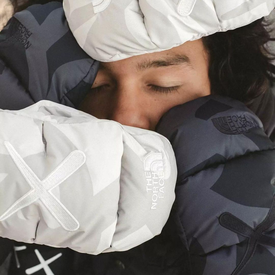 33Degres's tweet photo. The North Face et Kaws écrivent une nouvelle page pour cet hiver 🥶 https://t.co/rj2yNAraZ0