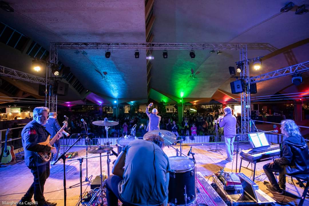 tetesdebois's tweet photo. #15ottobre stasera in concerto al Festival #Transizioni alle 21.30 alla Biblioteca Laurentina #Roma @OfficialTozzi
#transizioneecologica #Ambiente #sostenibilità #ecoconcerto #architettura #genetica #letteratura #libri #economiasostenibile #ferrovie https://t.co/oxr5plvYfH