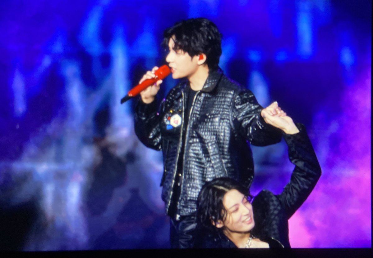 Forvkookie's tweet photo. taekook is so cute🥹#taekook https://t.co/AcM2Jm1EH6