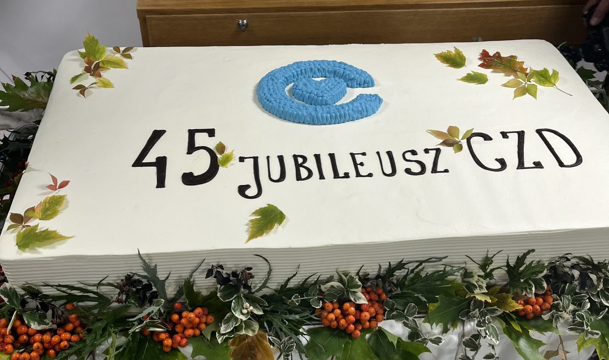 FilipMSzymanski's tweet photo. Podczas obchodów 45-lecia #IPCZD, otrzymałem Medal „Przyjaciel Centrum Zdrowia Dziecka”. Dziękuje Kapitule Medalu - to zaszczyt. Serdecznie gratuluję Panu dr Markowi Migdałowi – Dyrektorowi #IPCZD znakomitych sukcesów, które możemy obserwować od momentu przejęcia sterów w #IPCZD https://t.co/ZeLVtO9tmC