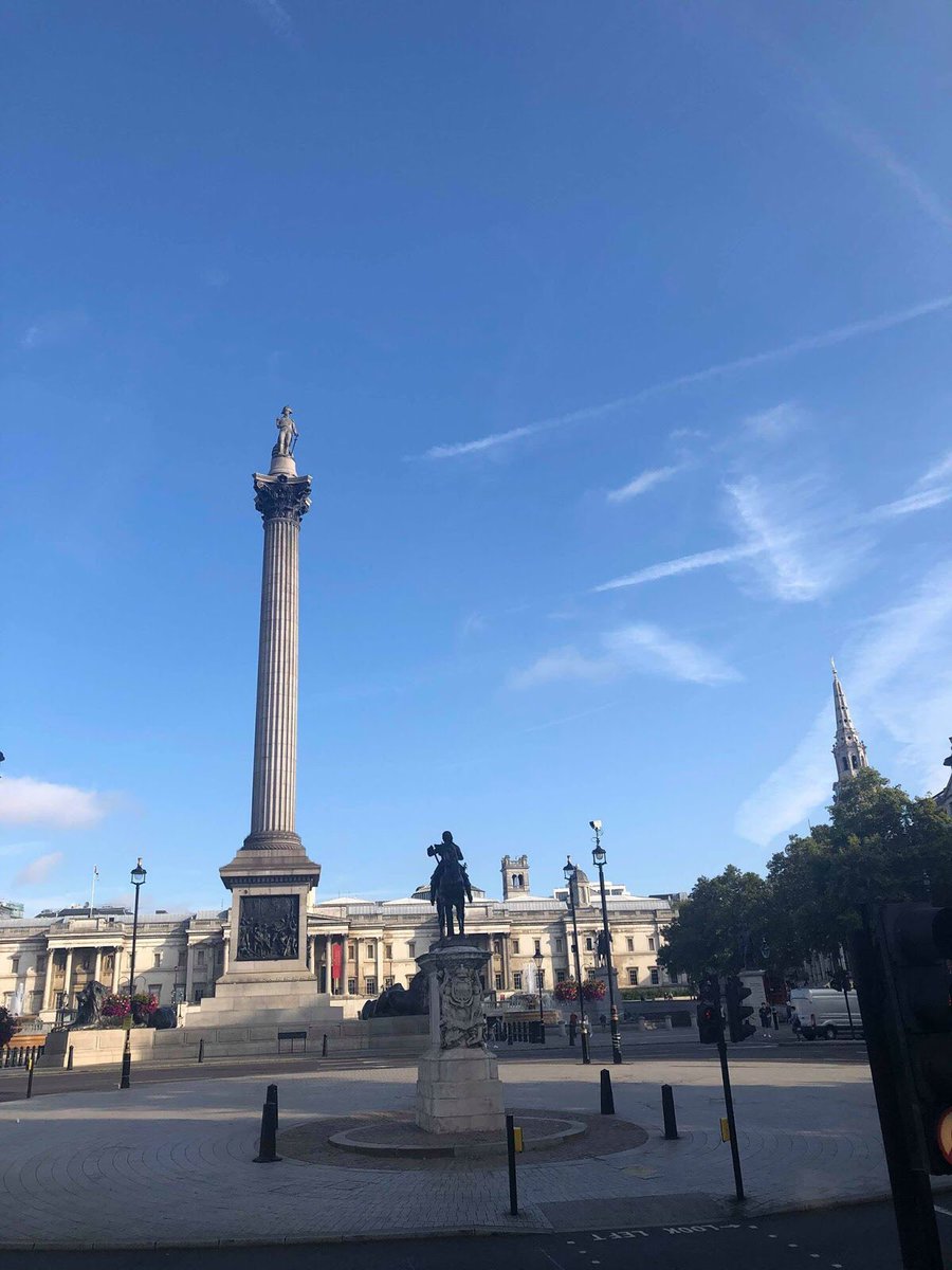 lornasleaning95's tweet photo. NEW BLOG POST: ‘10 Things You Need to Do When You Visit London’ 🇬🇧🌸☀️ enjoy, everyone! https://t.co/sSWSLdT5kC 💫 #BloggersHutRT #BloggersHubRT #BloggersTribe #ontheblog @BloggersHub_ @BloggersHut @BloggersTribe @WorldBloggersRT https://t.co/0NYCH2Qsw9