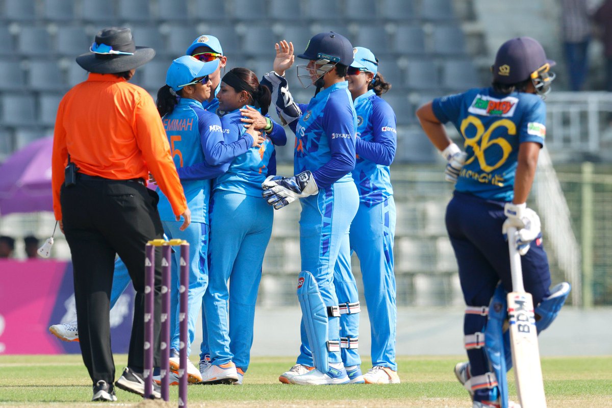 hardikpandya7's tweet photo. Congratulations 🇮🇳 What an impressive display! Well done girls 🏆🫡 https://t.co/NI2UzzDWUr