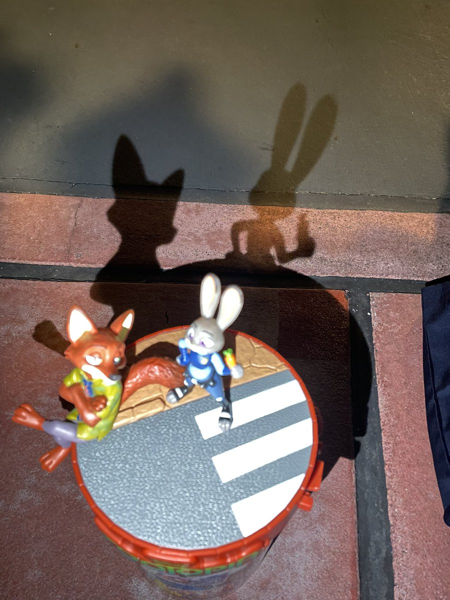 coroppocuru's tweet photo. 影めっちゃかっこよい🦊🐰 https://t.co/OgrTCt2e8N